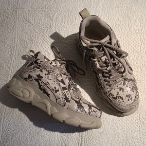 Buffalo London Shoes